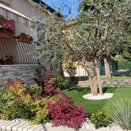 Alloggio Rozafa Peschiera del Garda Bagian luar foto