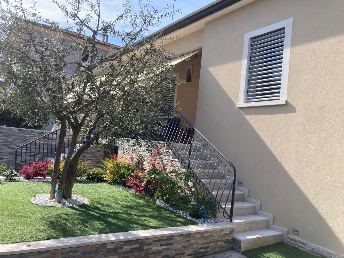 Alloggio Rozafa Peschiera del Garda Bagian luar foto